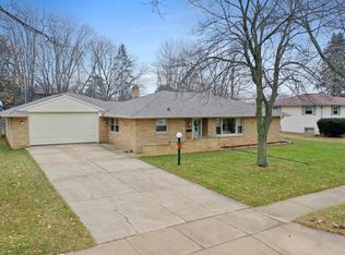 2412 S Greenview St, Appleton, WI 54915