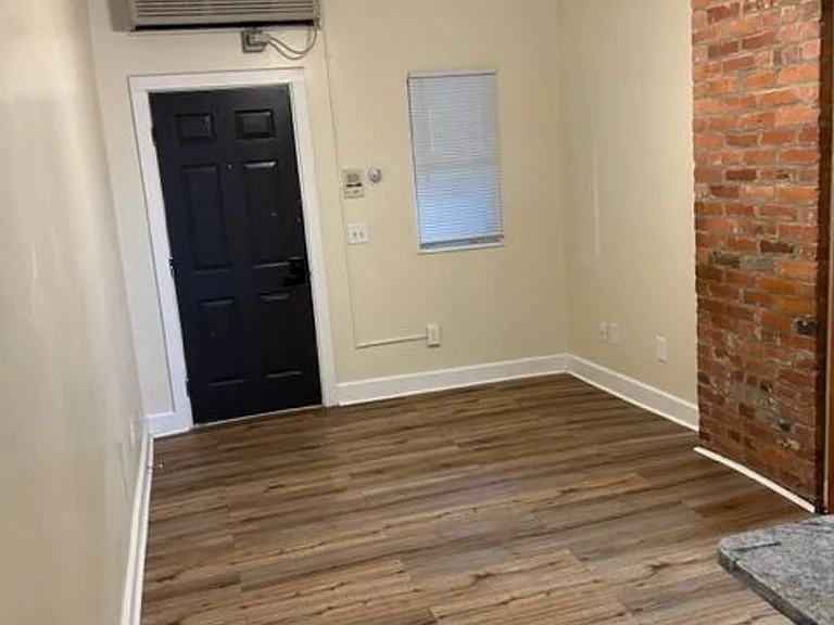 638 N High St — Photo 10