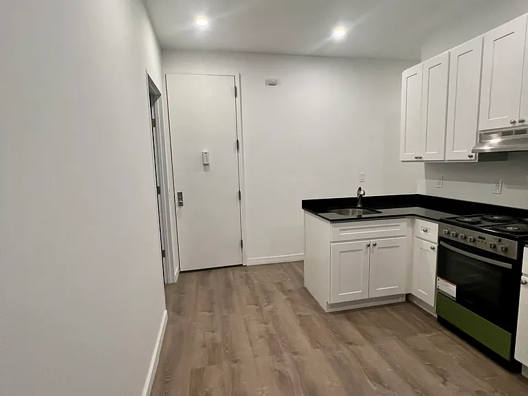 111 Peterborough St #4 — Photo 5