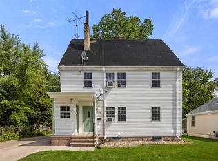 1746 N Owaissa St, Appleton, WI 54911