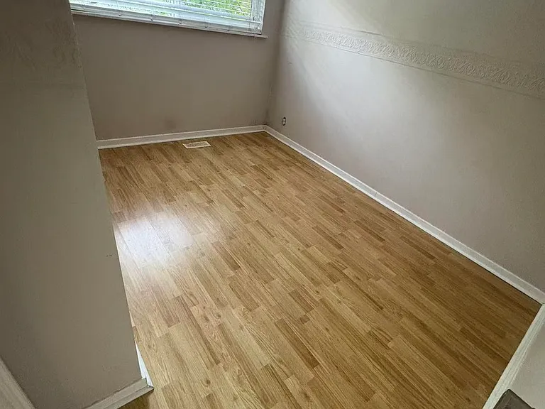 910 Robinson St #UPPER — Photo 6