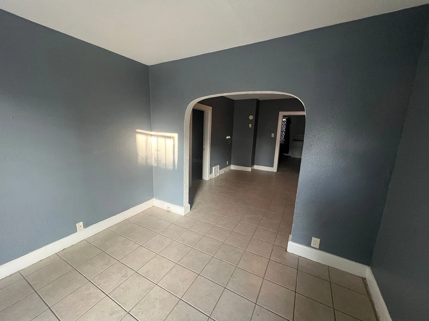 2 Bedroom Lower Duplex Milwaukee — Photo 4