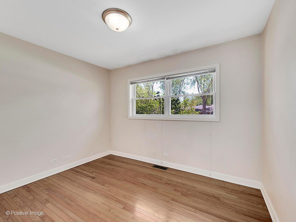 1st image of 209 W 58th Pl