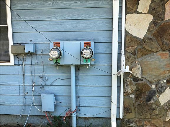 4th image of 2819 Briar Hill Ln SE