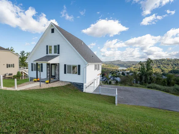 1005 Anthony Dr, Morgantown, WV 26508