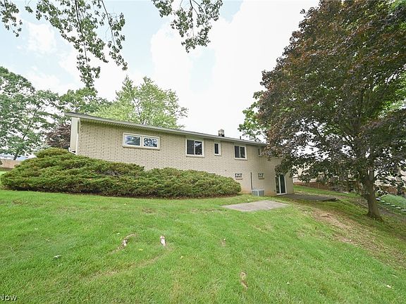 3rd image of 2745 Brian Dr