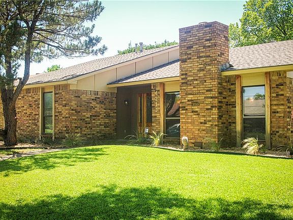 3rd image of 4213 Woodbluff Dr
