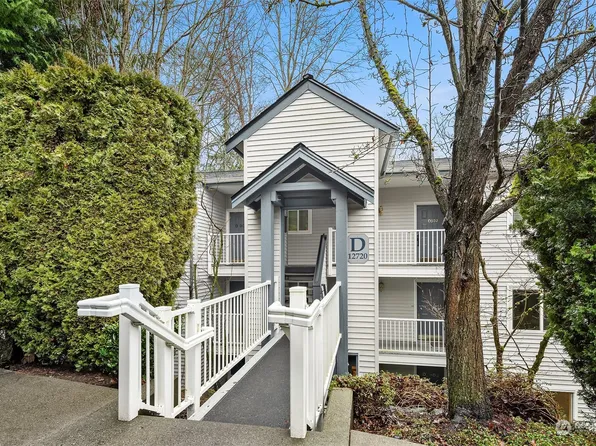 12720 NE 10th Place #D102, Bellevue, WA 98005