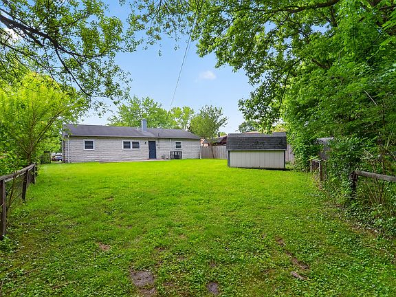 4th image of 3928 Delmont Dr