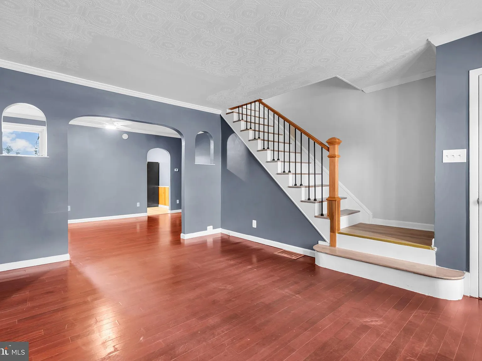 3 bed, 1.0 bath, 1120 sqft, $1,950 — Photo 4