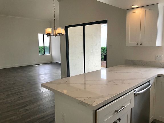 3rd image of 3098 Stadium Ave