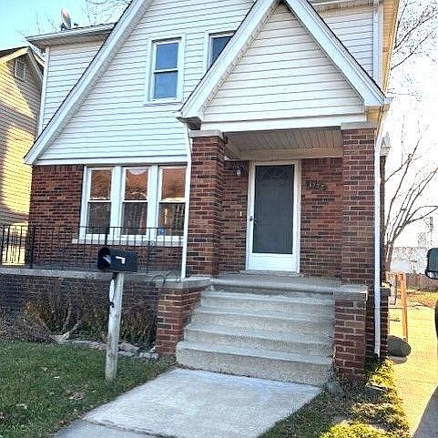 1st image of 1735 Fort Park Blvd