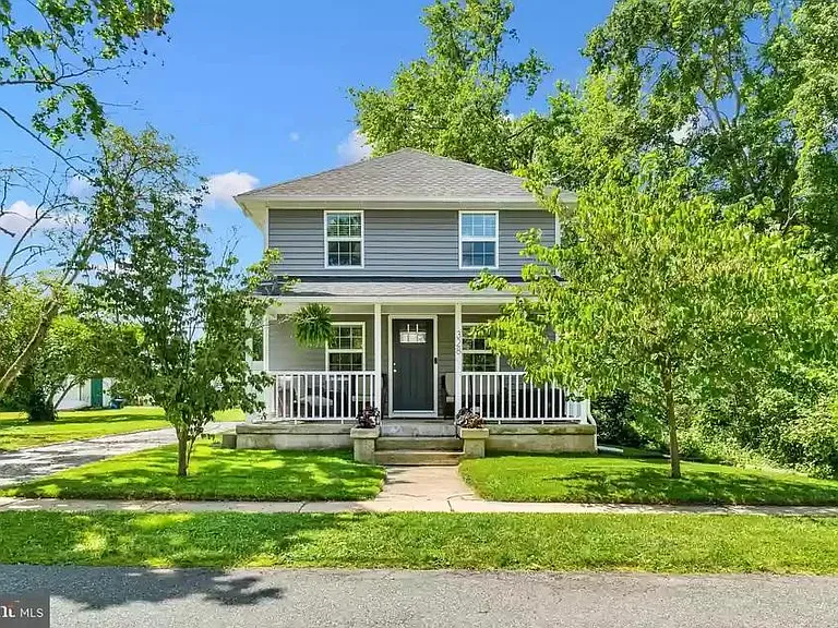 328 Cecil St — Photo 6