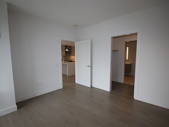 5th image of 40 Traveler St APT 211