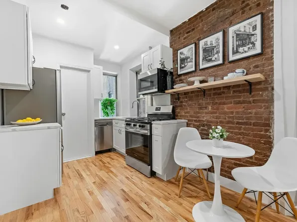 636 East 14th Street image 3 of 12