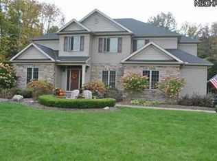 10875 Stella Ln, Chagrin Falls, OH 44023