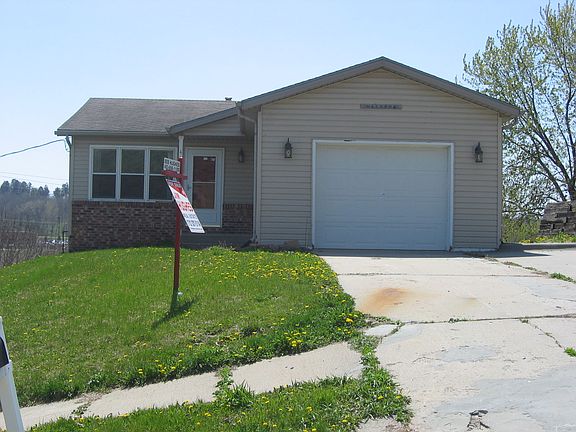 2nd image of 405 Fairview Dr