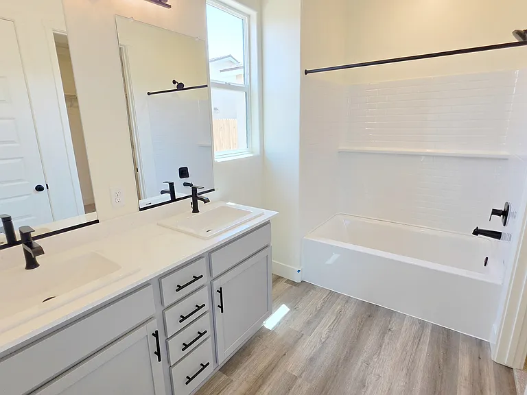 7408 Brenner Pass Way — Photo 29