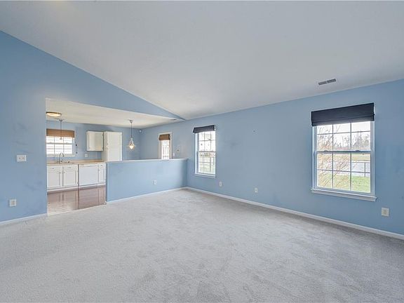 3rd image of 5517 Wood Hollow Dr