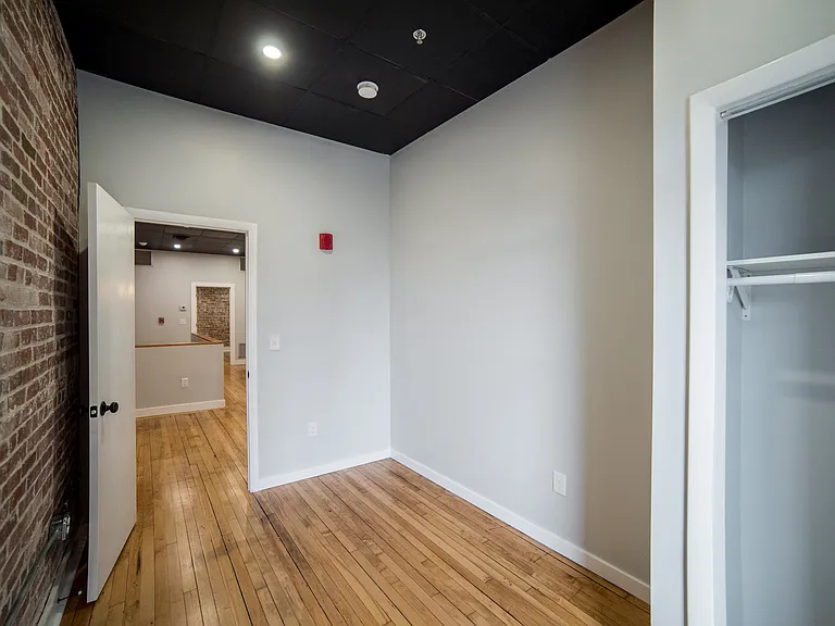 22 State St #4 — Photo 17