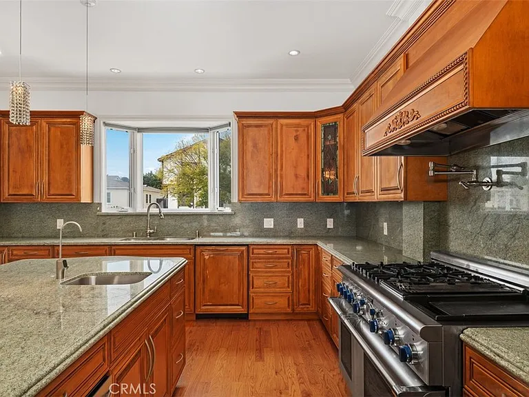 7822 Truxton Ave — Photo 14