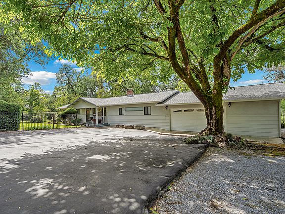 2nd image of 21743 Boyle Rd