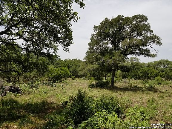 3rd image of 525 Oak Village Dr
