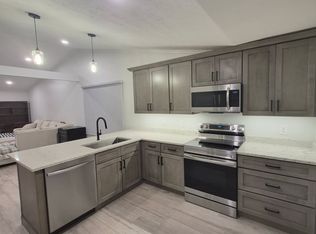 101 Tall Tree Dr, Penfield, NY 14526