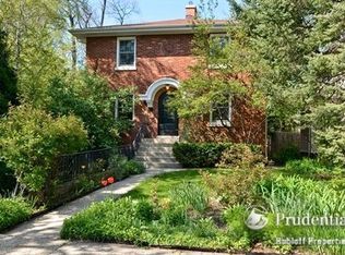 911 Colfax St, Evanston, IL 60201