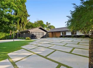 22400 Bessemer St, Woodland Hills, CA 91367
