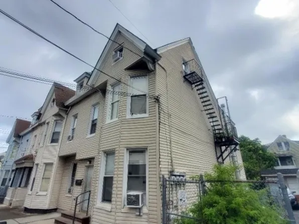 781 E 18th St, Paterson City, NJ 07501