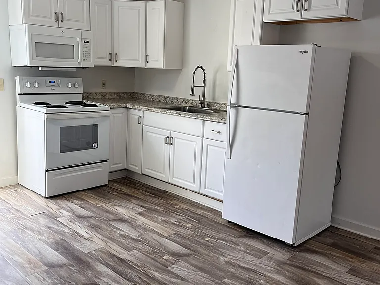 5520 Summit Ave #2 — Photo 1