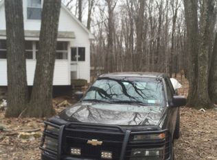 5279 Hummingbird Dr, Pocono Summit, PA 18346