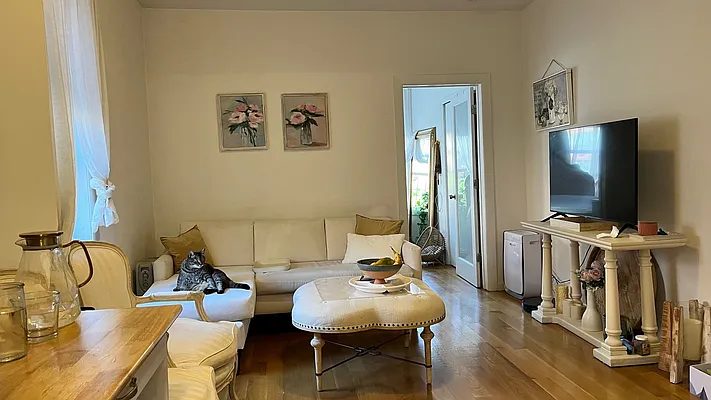 Rented by REAL New York | media 10