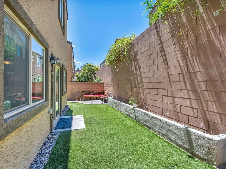6777 Byron Bay Ct — Photo 43