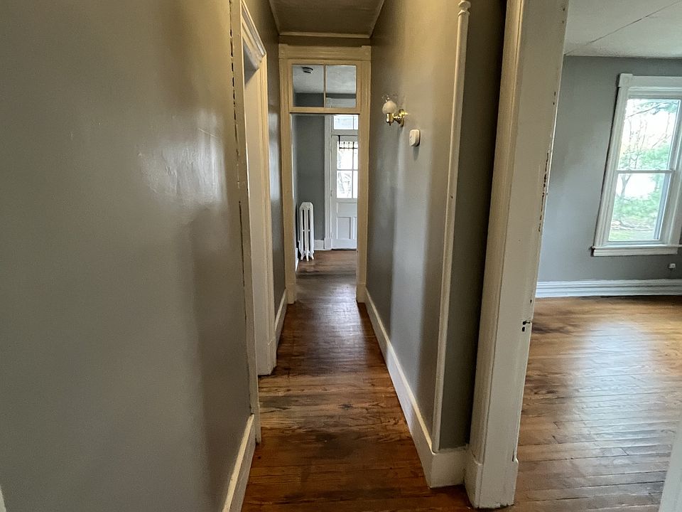 Hallway from the front of the apartment