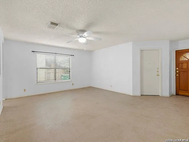 3 bed, 2.0 bath, 1097 sqft, $1,700 — Photo 3