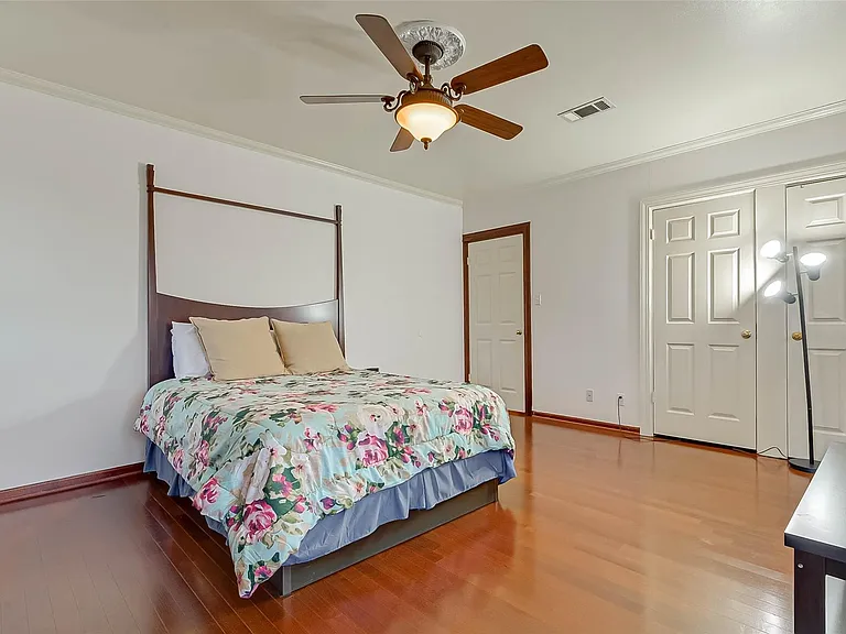 2412 Oakdale St — Photo 27