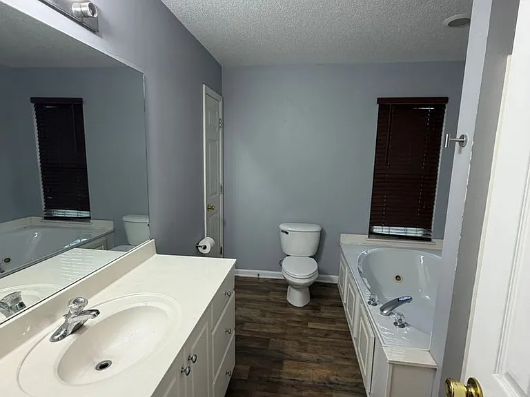 327 Springfield Cir — Photo 8