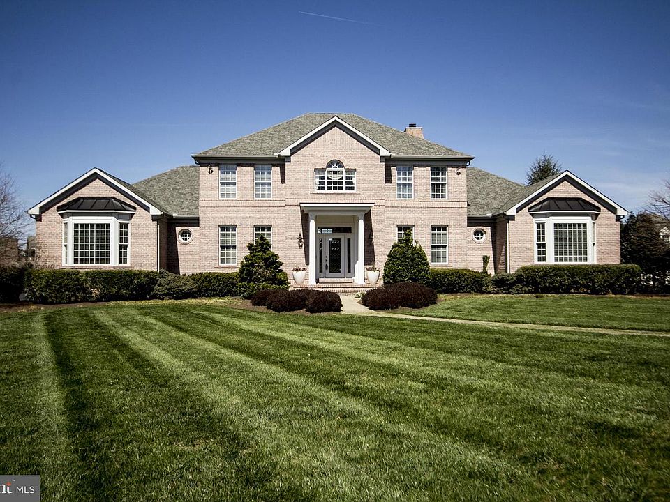 1st image of 946 Glenangus Dr