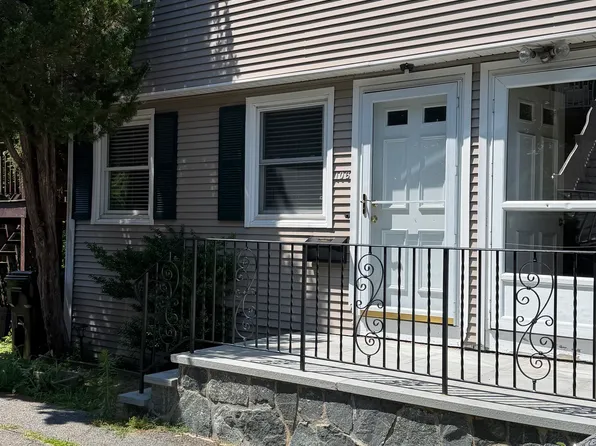 106 Green St #1, Marblehead, MA 01945