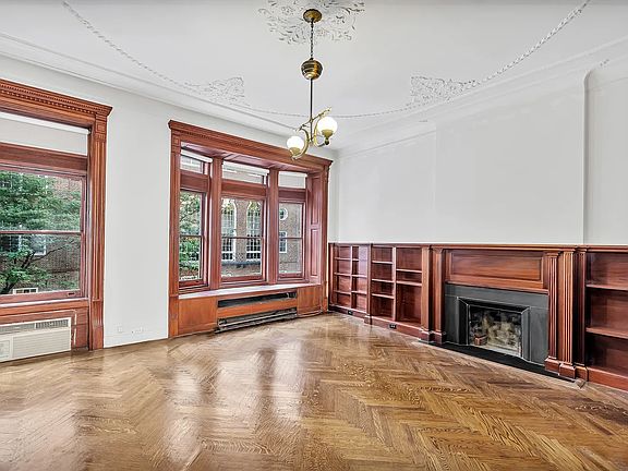 5th image of 23 E 92nd St