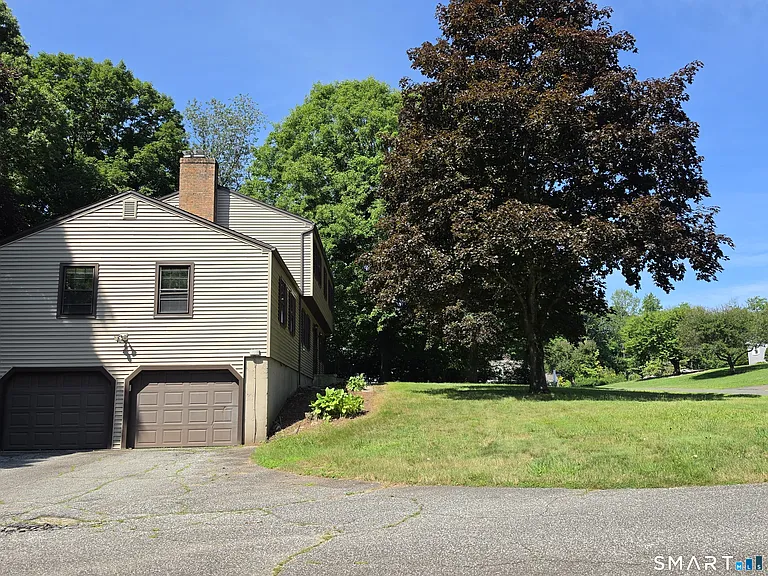 8 Squire Ln — Photo 9