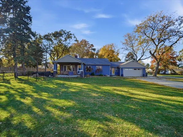 3921 Hudson Rd, Cedar Falls, IA 50613