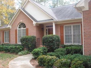 210 Highview Trce, Fayetteville, GA 30215