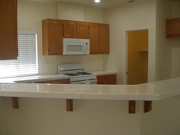 5th image of 15058 Leaf Ln