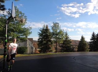 4 Indian Pipe Dr, Wynantskill, NY 12198