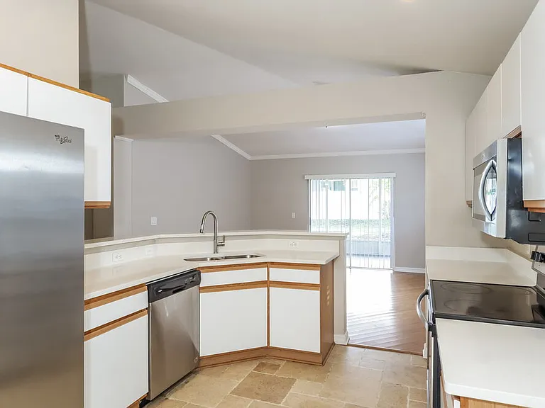 25213 Hyde Park Blvd — Photo 7