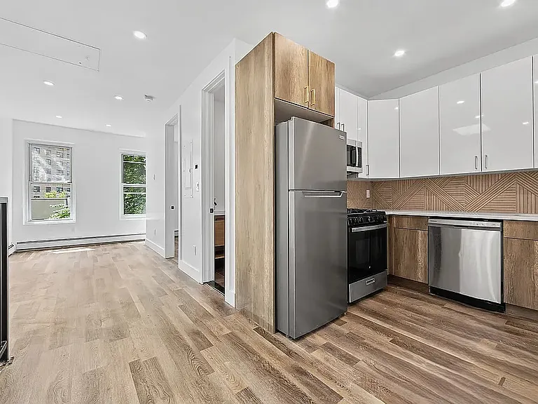 338 Hart St #2 — Photo 1