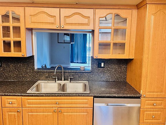 5th image of 404 NW 68th Avenue #301